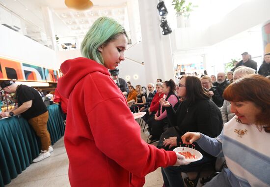 The International RUSSIA EXPO Forum and Exhibition. Pollock Festival, Oh, Mega-Taste! Pavilion K, Russian Cuisine House. Location: Russia, Moscow. Author: Kirill Kallinikov/Sputnik. RUSSIA EXPO. Pollock Festival, Oh, Mega-Taste!