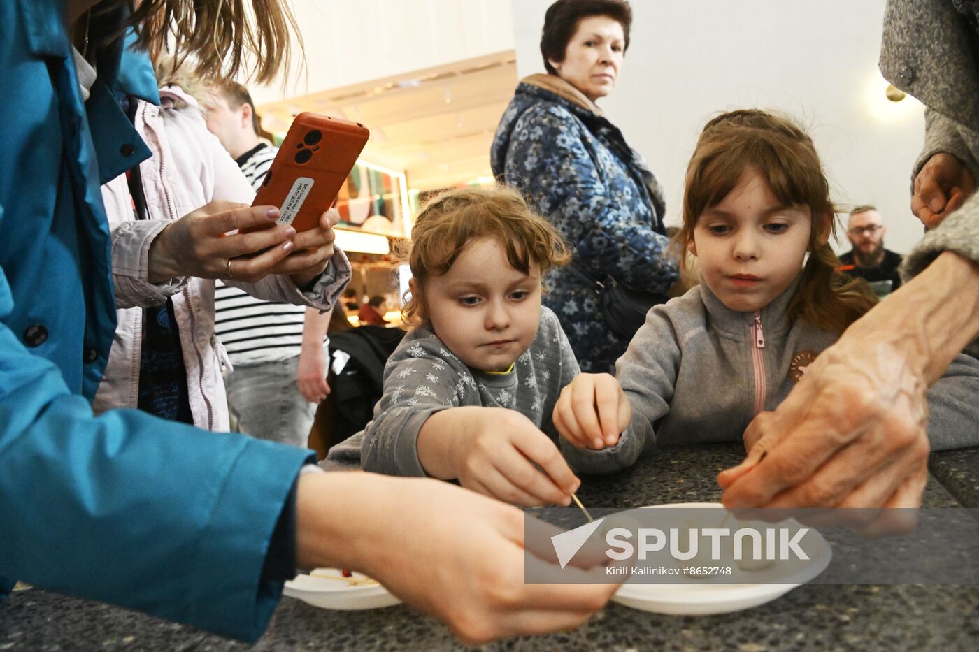 RUSSIA EXPO. Pollock Festival, Oh, Mega-Taste!