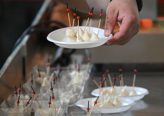 Russia International Exhibition and Forum. Presentation of the Pollock Festival, Oh, Mega-Taste! Pavilion K House of Russian Cuisine. Location: Russia, Moscow. Author: Kirill Kallinikov/Sputnik. RUSSIA EXPO. Pollock Festival, Oh, Mega-Taste!