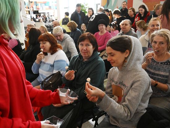 Russia International Exhibition and Forum. Presentation of the Pollock Festival, Oh, Mega-Taste! Pavilion K House of Russian Cuisine. Location: Russia, Moscow. Author: Kirill Kallinikov/Sputnik. RUSSIA EXPO. Pollock Festival, Oh, Mega-Taste!