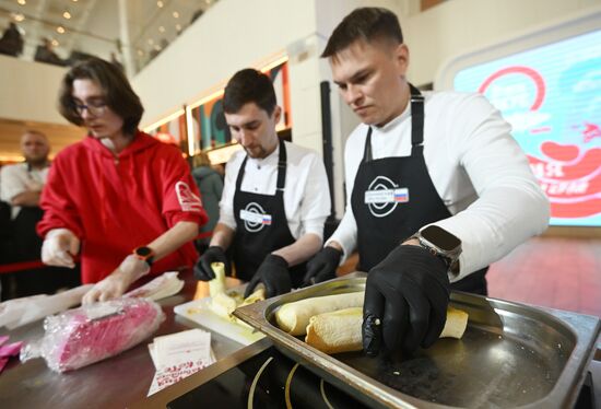 Russia International Exhibition and Forum. Presentation of the Pollock Festival, Oh, Mega-Taste! Pavilion K House of Russian Cuisine. Location: Russia, Moscow. Author: Kirill Kallinikov/Sputnik. RUSSIA EXPO. Pollock Festival, Oh, Mega-Taste!