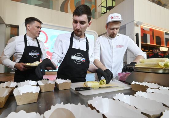 Russia International Exhibition and Forum. Presentation of the Pollock Festival, Oh, Mega-Taste! Pavilion K House of Russian Cuisine. Location: Russia, Moscow. Author: Kirill Kallinikov/Sputnik. RUSSIA EXPO. Pollock Festival, Oh, Mega-Taste!