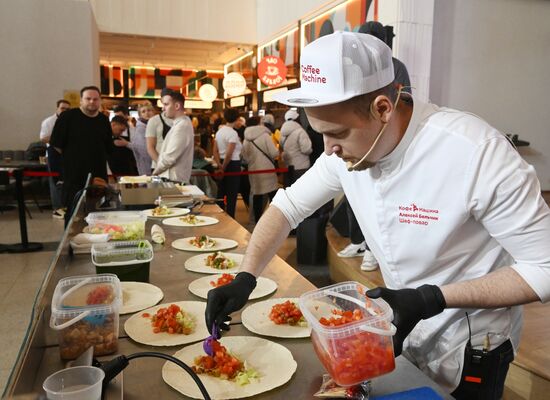 Russia International Exhibition and Forum. Presentation of the Pollock Festival, Oh, Mega-Taste! Pavilion K House of Russian Cuisine. Location: Russia, Moscow. Author: Kirill Kallinikov/Sputnik. RUSSIA EXPO. Pollock Festival, Oh, Mega-Taste!