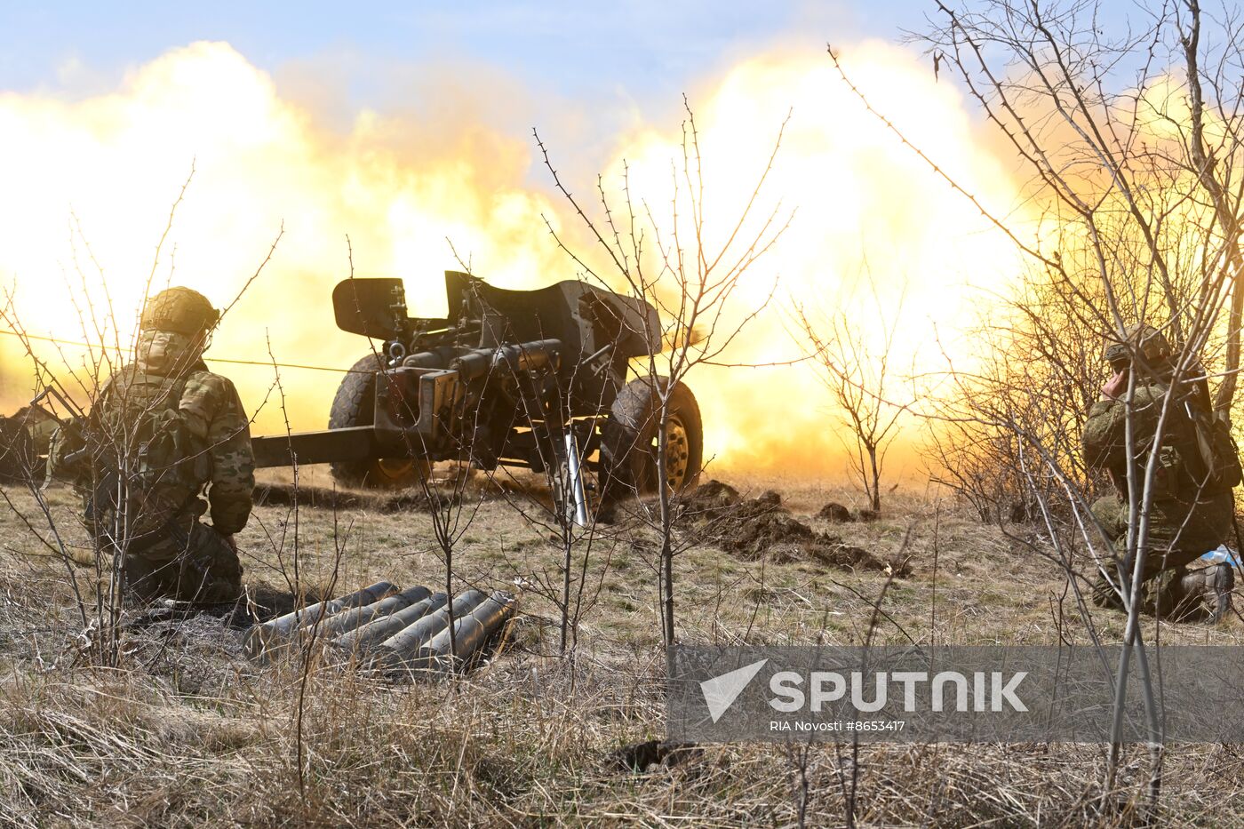 Russia Ukraine Military Operation Artillery Units Training