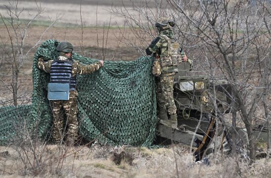 Russia Ukraine Military Operation Artillery Units Training