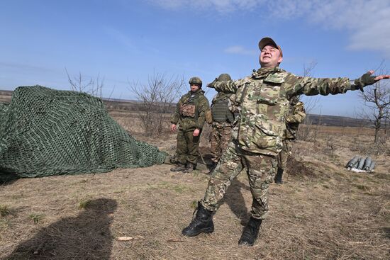 Russia Ukraine Military Operation Artillery Units Training