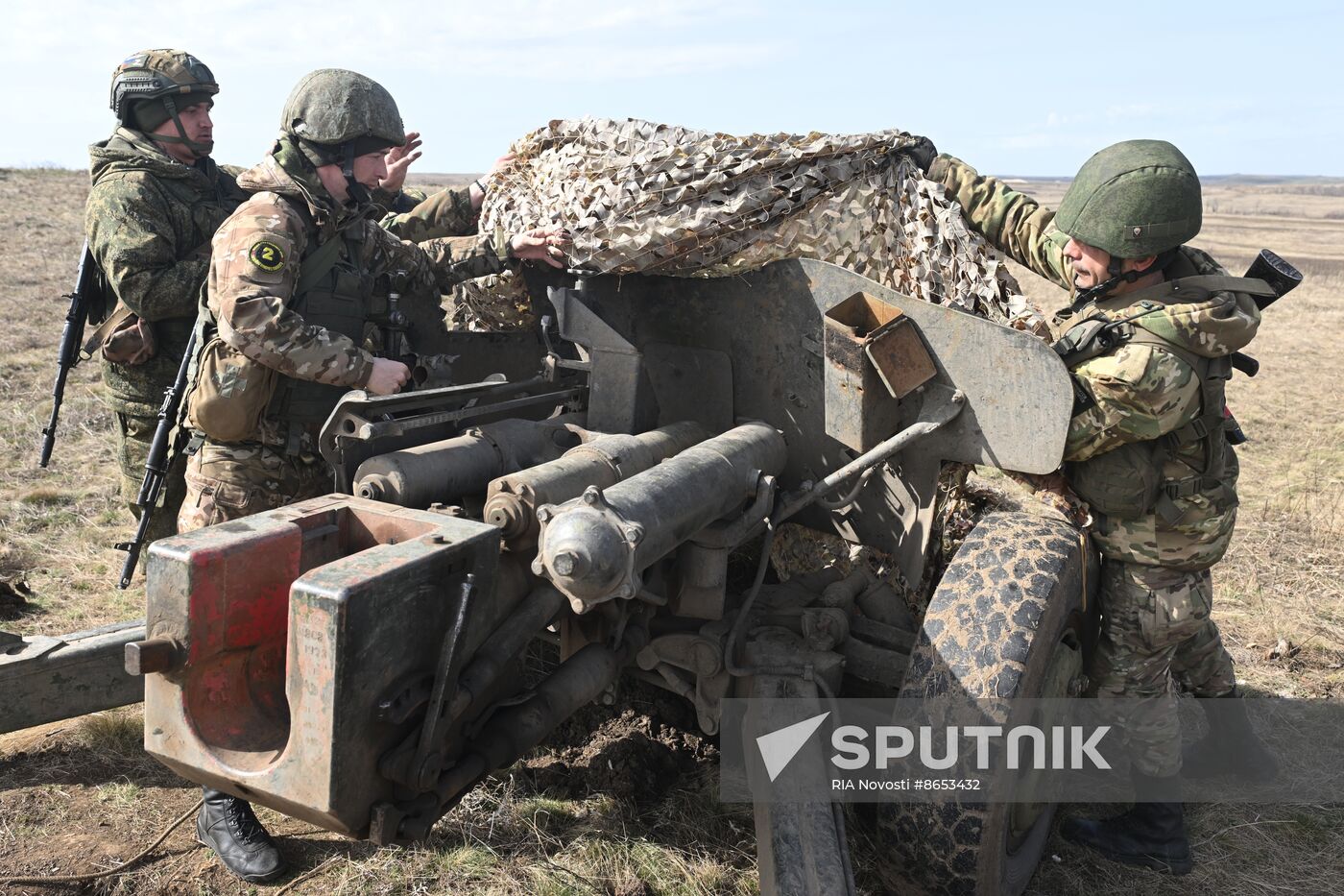 Russia Ukraine Military Operation Artillery Units Training