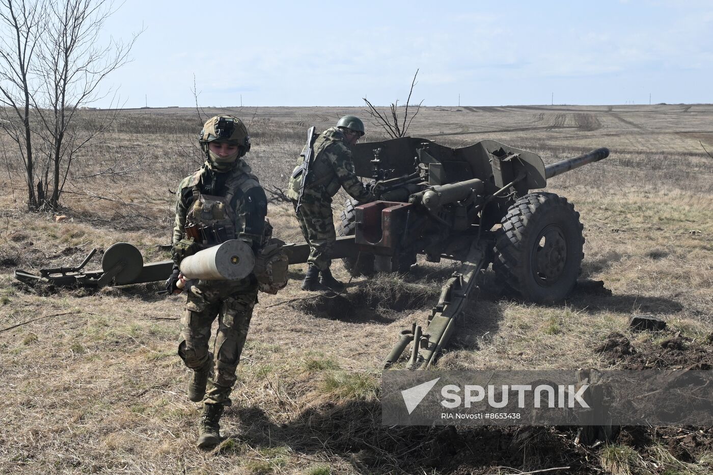 Russia Ukraine Military Operation Artillery Units Training