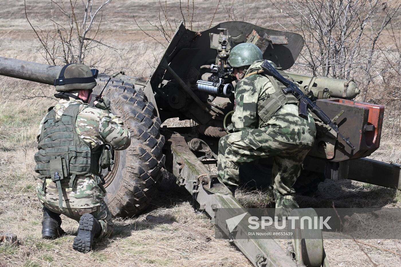 Russia Ukraine Military Operation Artillery Units Training