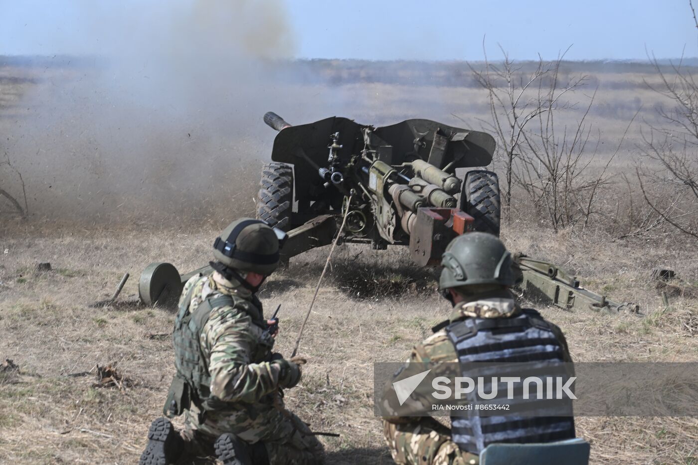 Russia Ukraine Military Operation Artillery Units Training