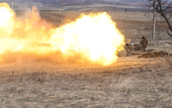 Russia Ukraine Military Operation Artillery Units Training