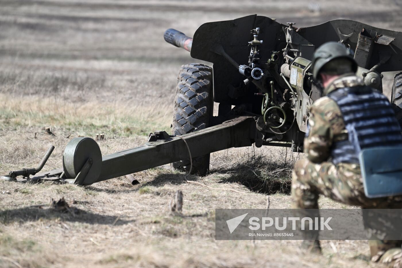 Russia Ukraine Military Operation Artillery Units Training