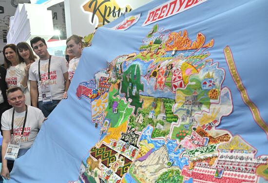 RUSSIA EXPO. Map presentation marking 10 years of Crimean Spring