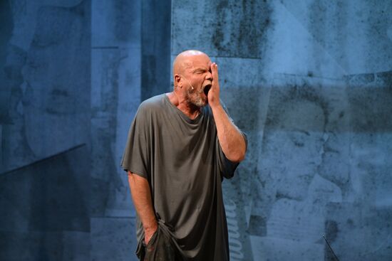 Russia Theatre I Ought to Be in Pictures