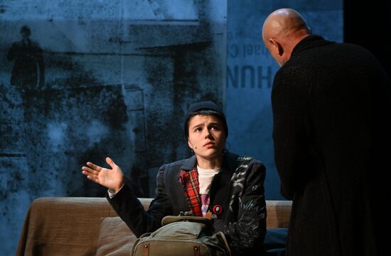 Russia Theatre I Ought to Be in Pictures