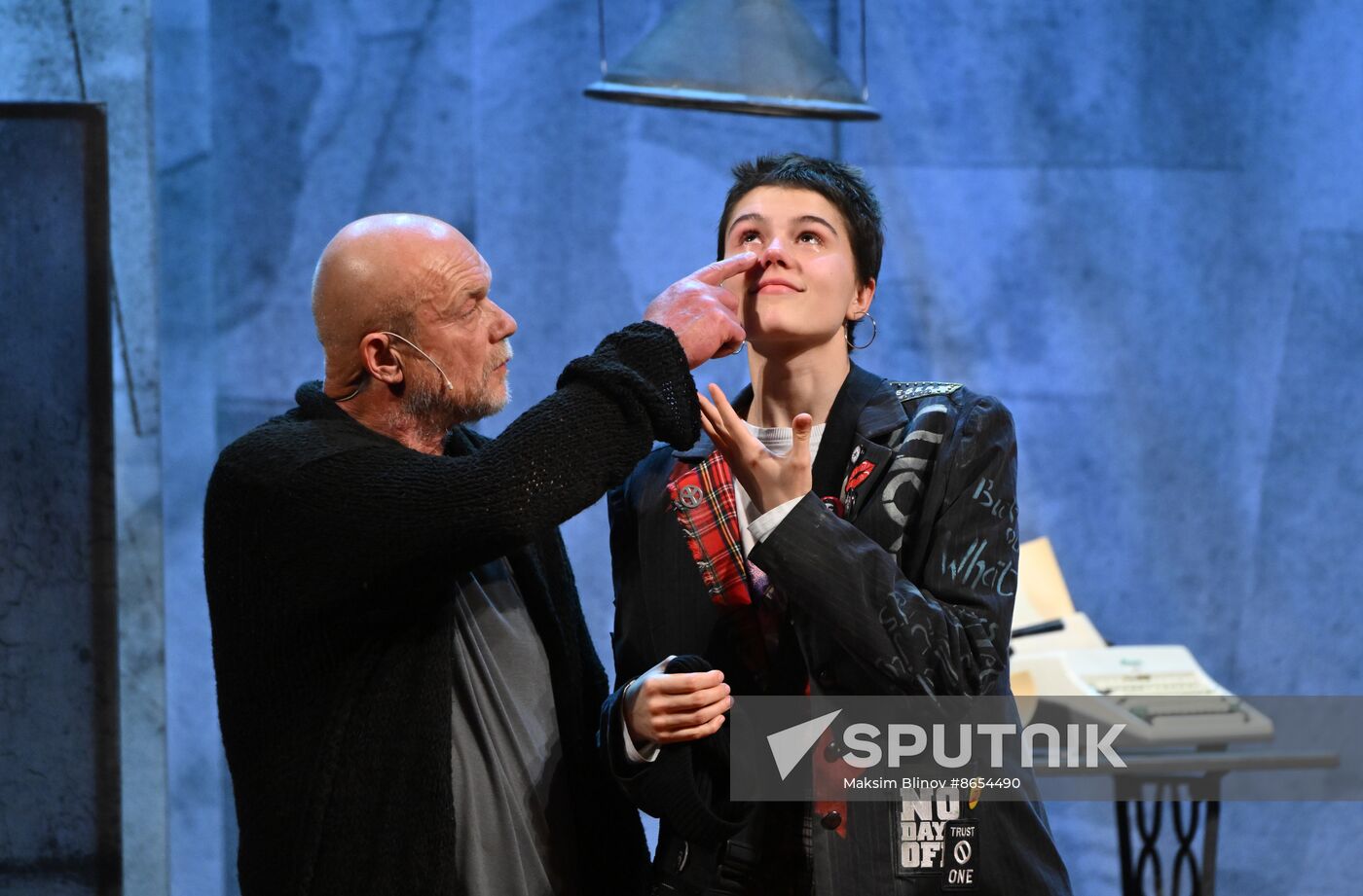 Russia Theatre I Ought to Be in Pictures