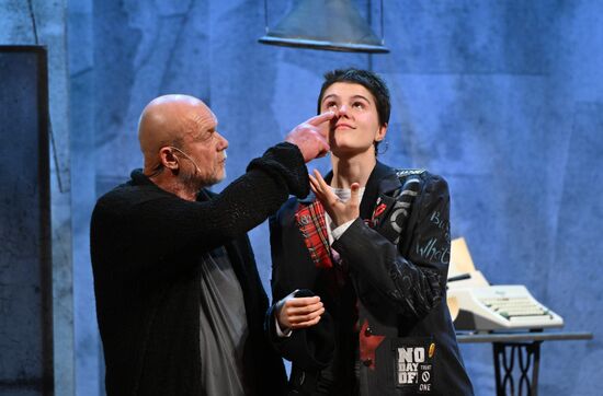 Russia Theatre I Ought to Be in Pictures