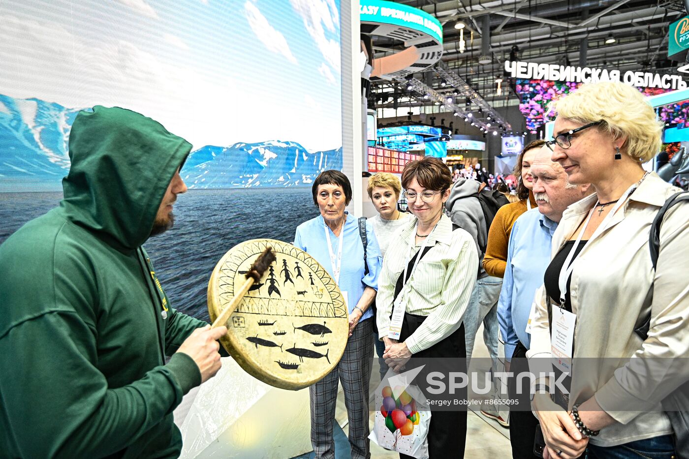 RUSSIA EXPO. Guided tours for Corporate Museum: Priority of the Future forum participants