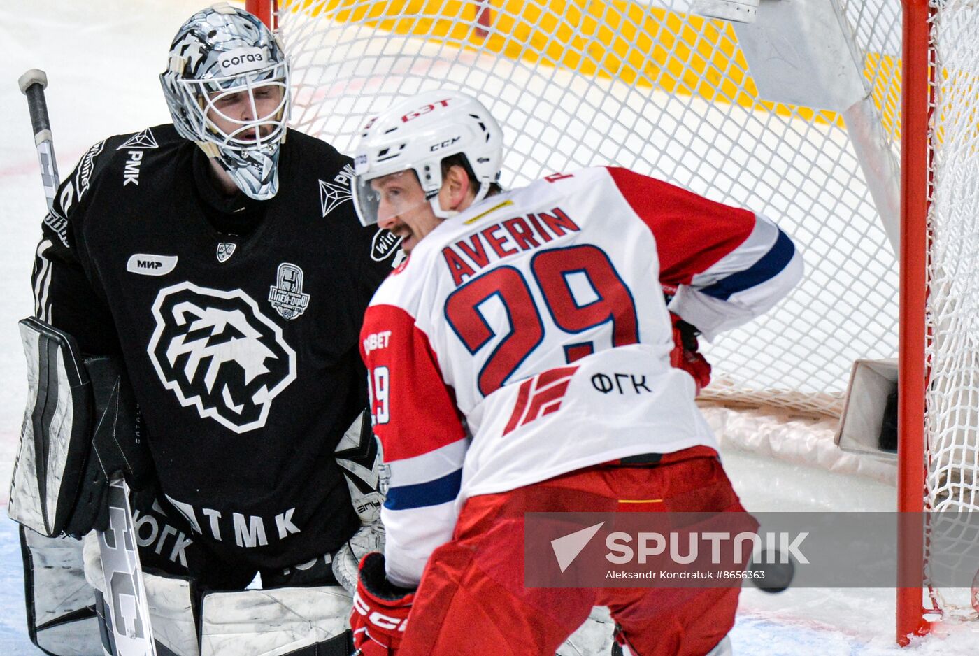 Russia Ice Hockey Kontinental League Traktor - Lokomotiv