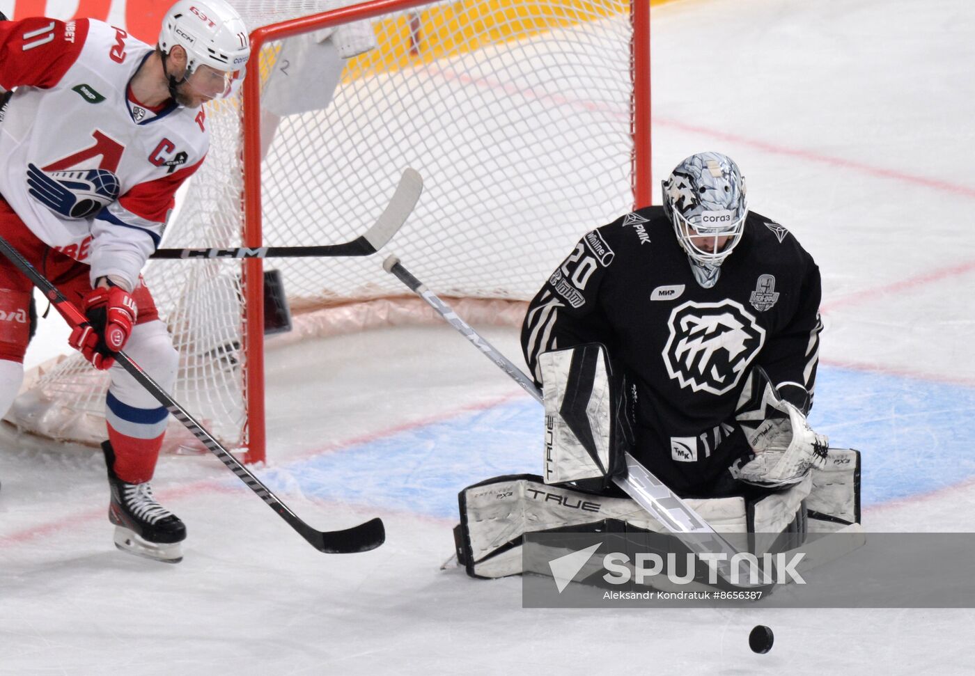 Russia Ice Hockey Kontinental League Traktor - Lokomotiv