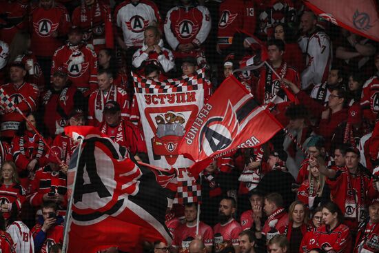 Russia Ice Hockey Kontinental League Avtomobilist - Metallurg