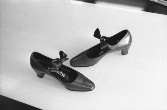 Models of women's shoes from Zarya enterprise