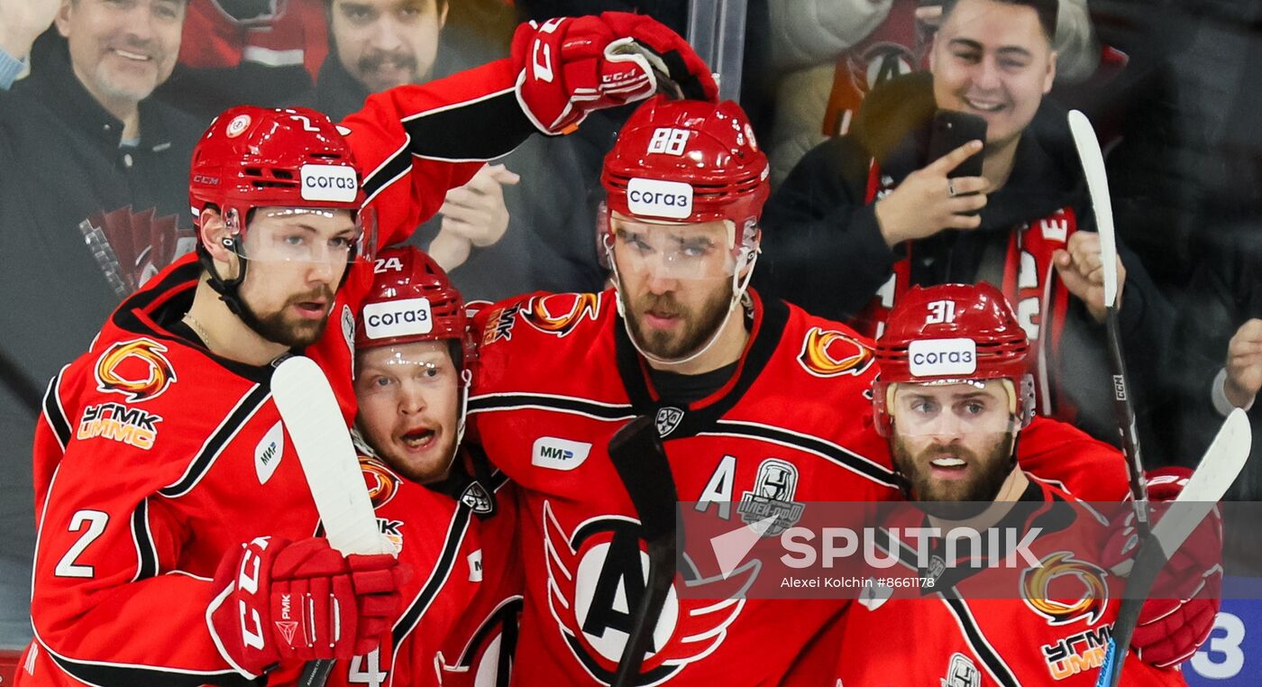 Russia Ice Hockey Kontinental League Avtomobilist - Metallurg