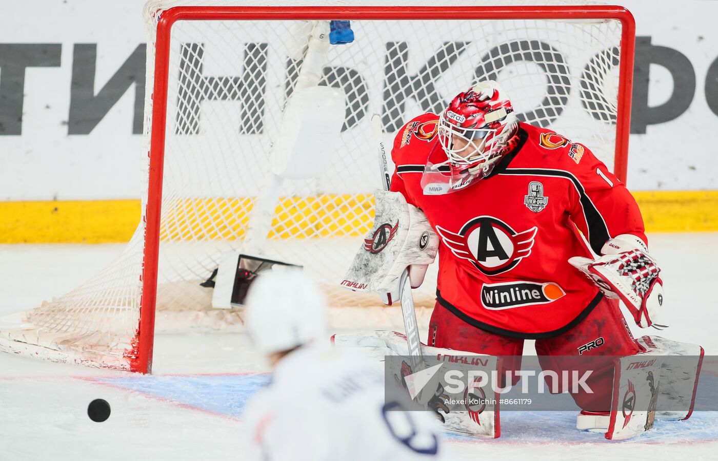 Russia Ice Hockey Kontinental League Avtomobilist - Metallurg