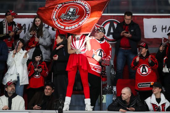 Russia Ice Hockey Kontinental League Avtomobilist - Metallurg