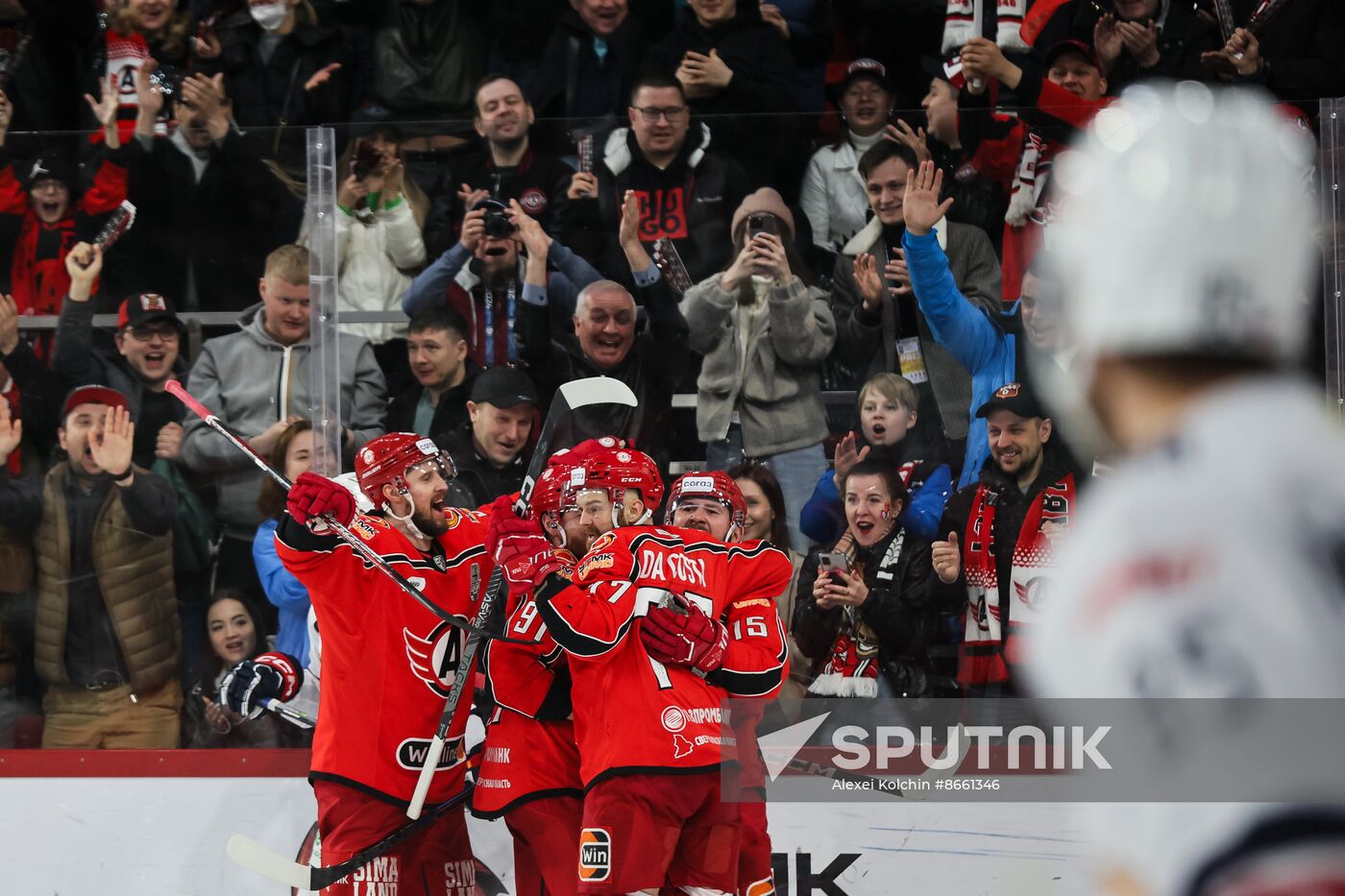 Russia Ice Hockey Kontinental League Avtomobilist - Metallurg