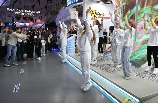 RUSSIA EXPO. The Beautiful Afar dance flashmob
