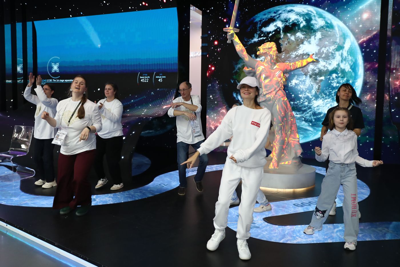RUSSIA EXPO. The Beautiful Afar dance flashmob