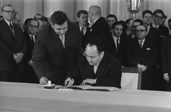 Signing Space Treaty in Moscow