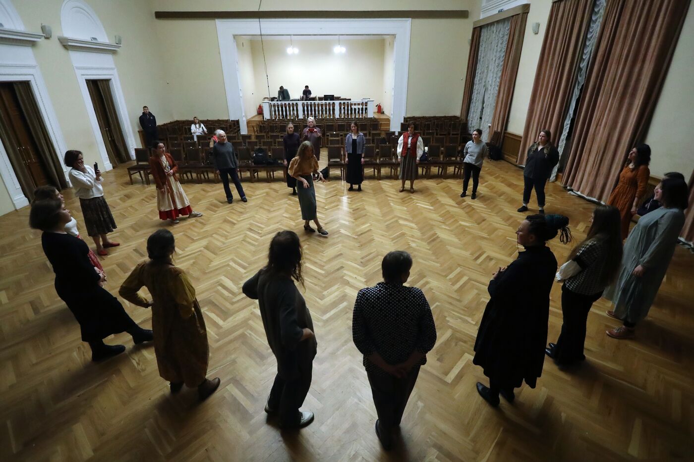 RUSSIA EXPO. Traditional choreography class