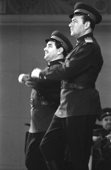 Alexandrov Soviet Army Ensemble in concert