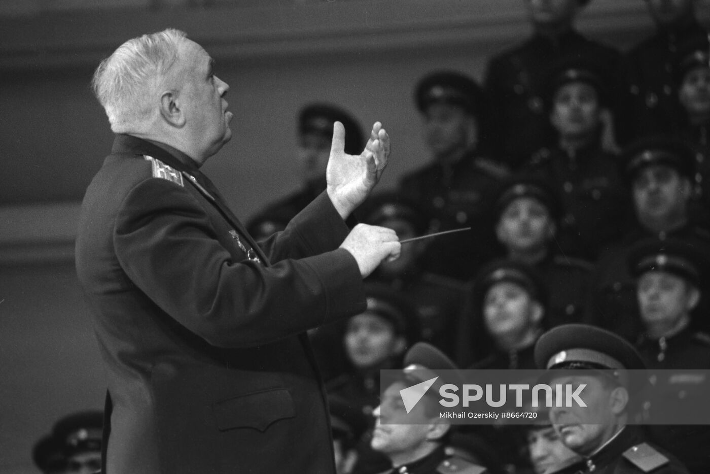 Alexandrov Soviet Army Ensemble performs