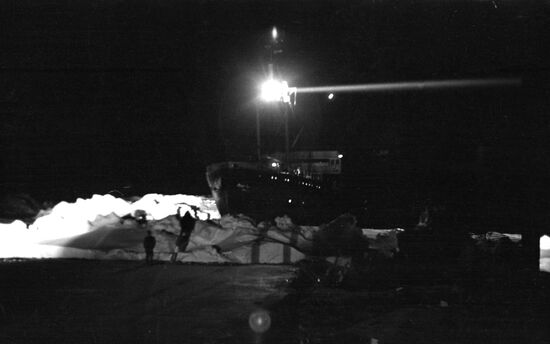 Rescue operation to evacuate SP-1 expedition members