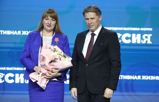 RUSSIA EXPO. Ceremony of presenting state awards of the Russian Federation and departmental awards of the Ministry of Health of Russia for high professionalism and dedication shown in providing medical care in extreme conditions