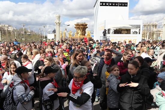 RUSSIA EXPO. Opening of RUSSIA EXPO's sports program: Setting record for mass warmup session