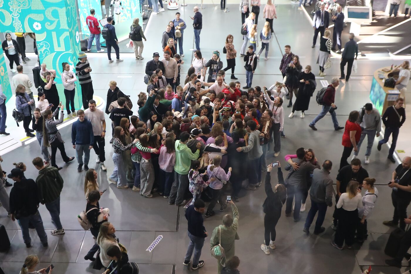 RUSSIA EXPO. Dance flashmob