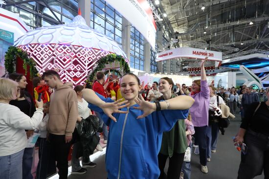 RUSSIA EXPO. Dance flashmob