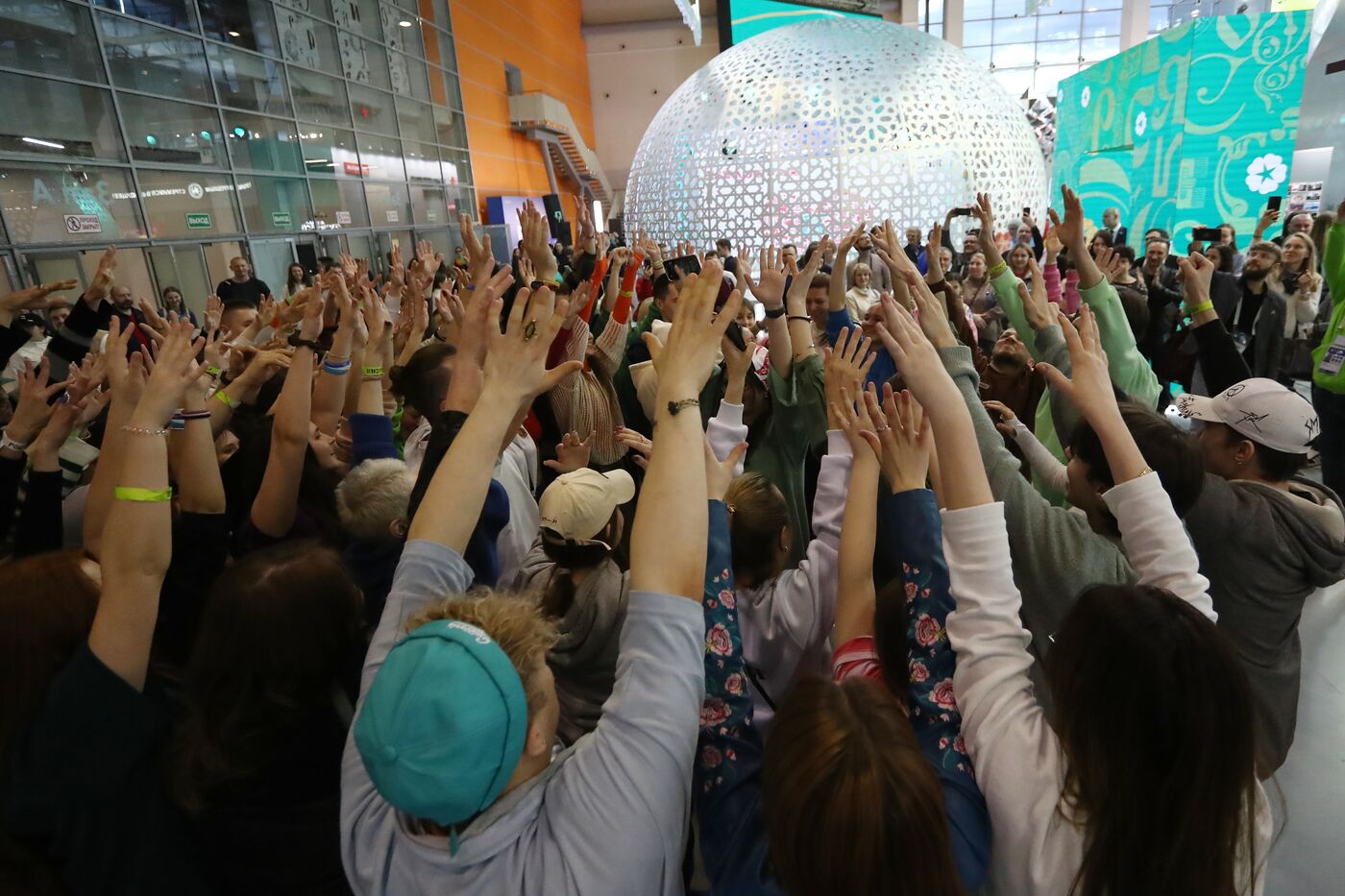 RUSSIA EXPO. Dance flashmob