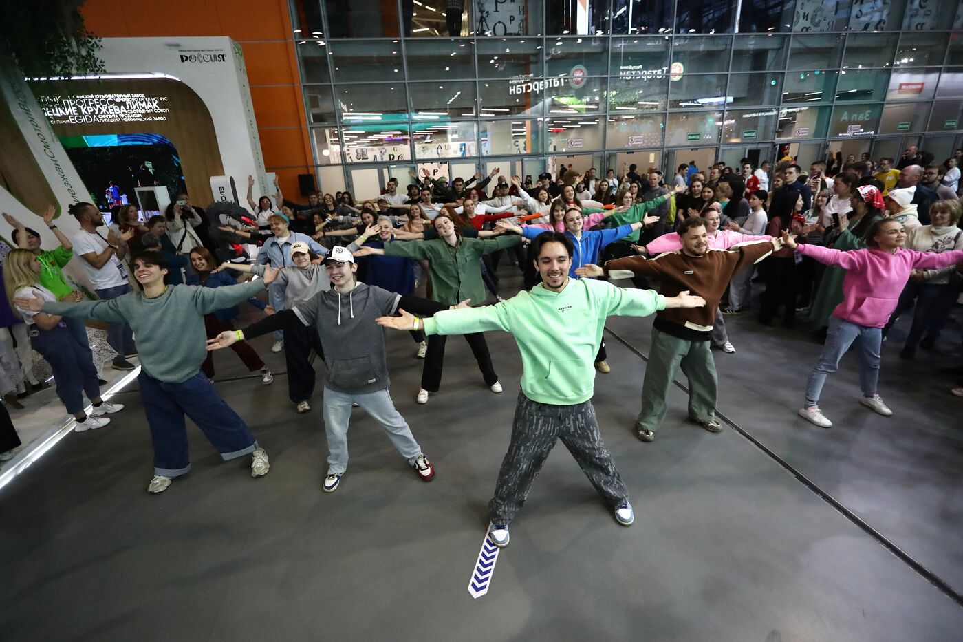 RUSSIA EXPO. Dance flashmob