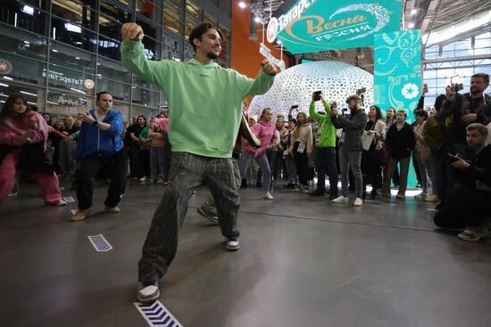 RUSSIA EXPO. Dance flashmob