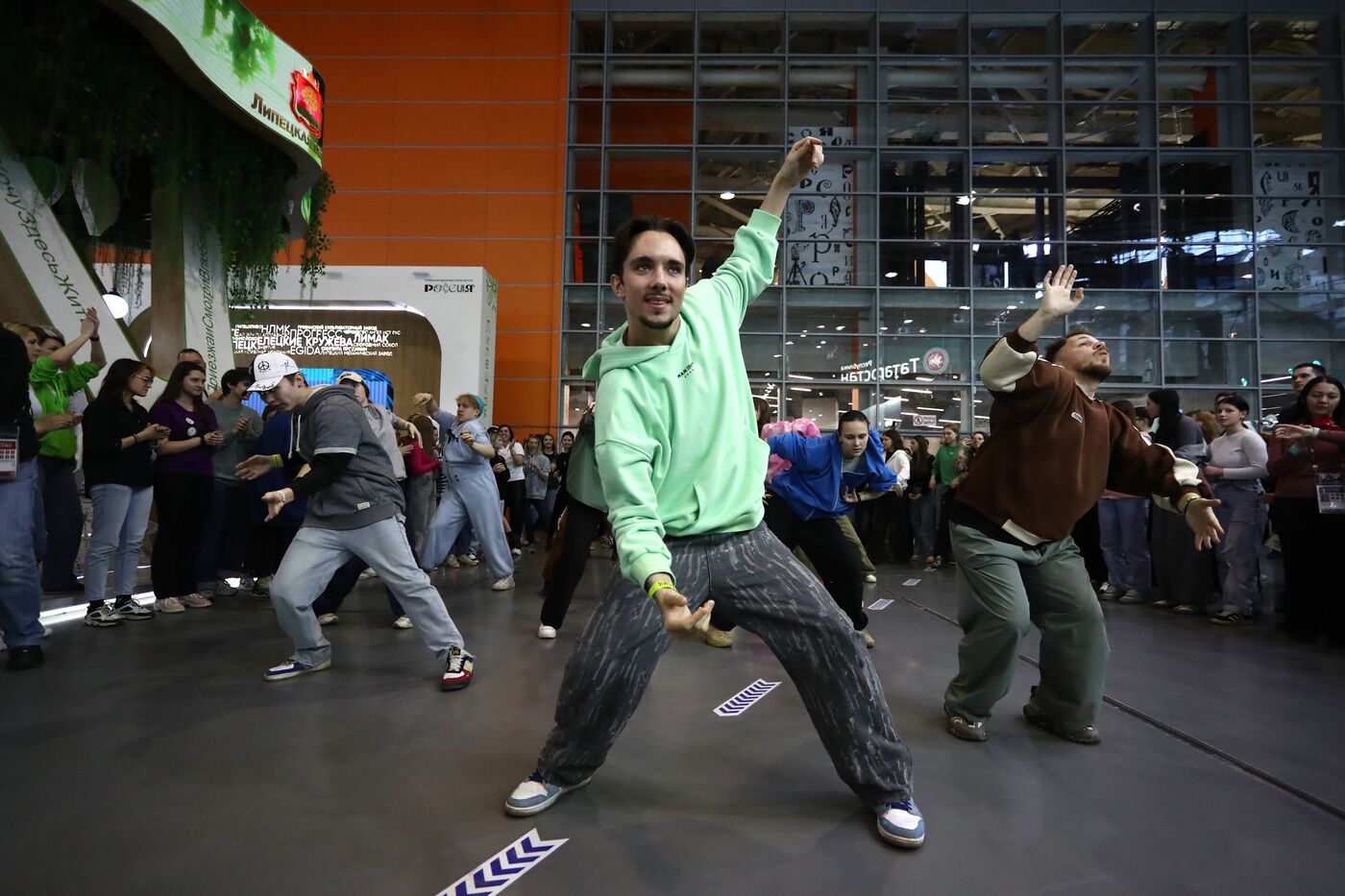 RUSSIA EXPO. Dance flashmob