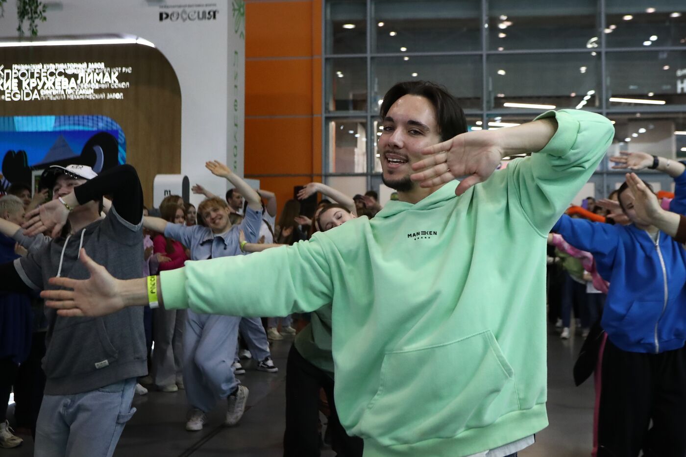 RUSSIA EXPO. Dance flashmob