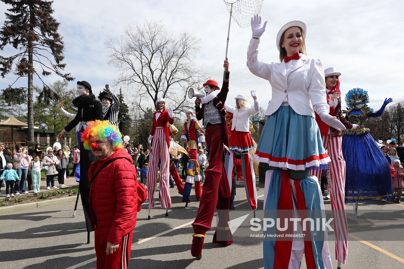 Russia EXPO. Circus Art March