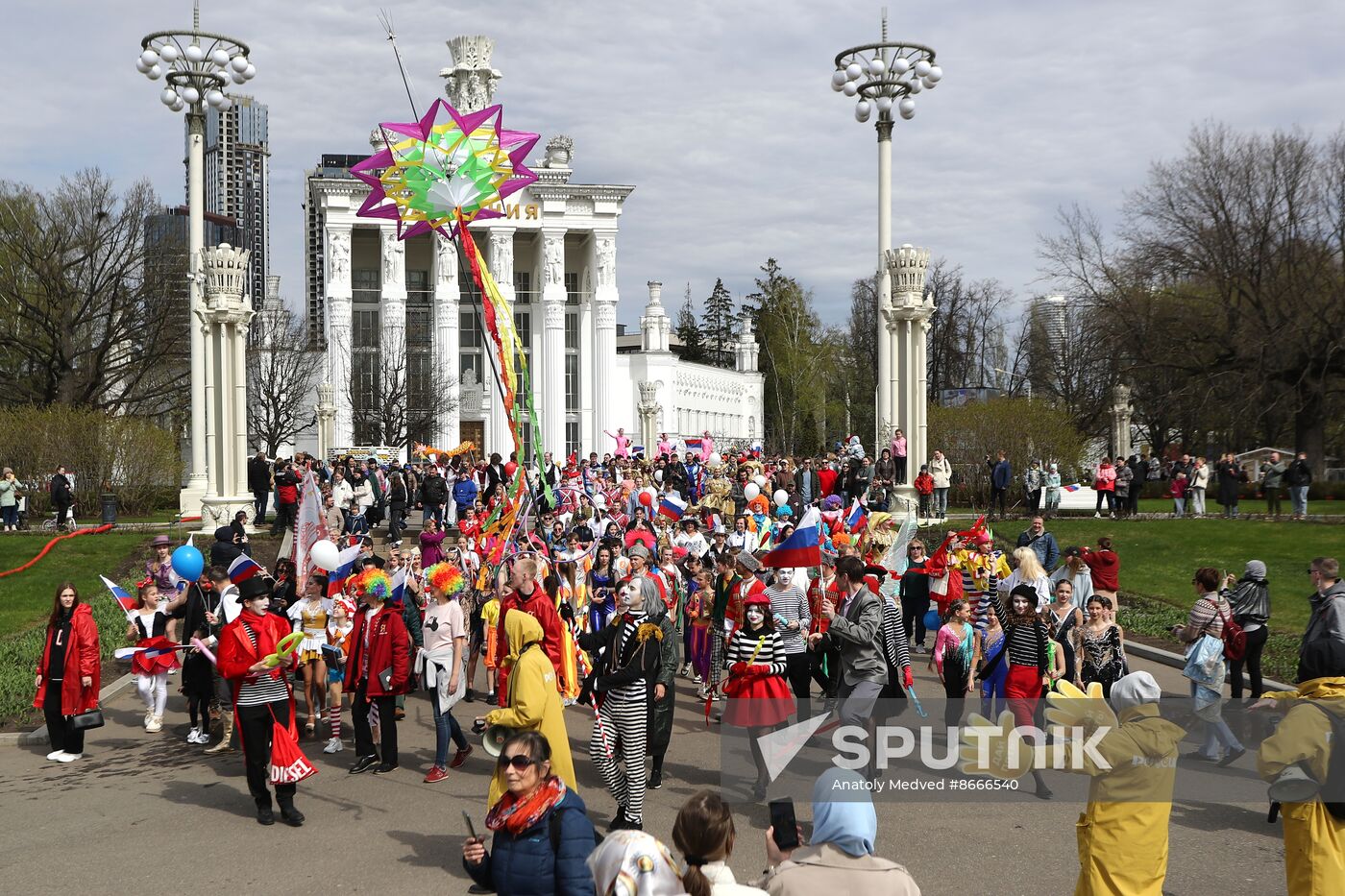 Russia EXPO. Circus Art March