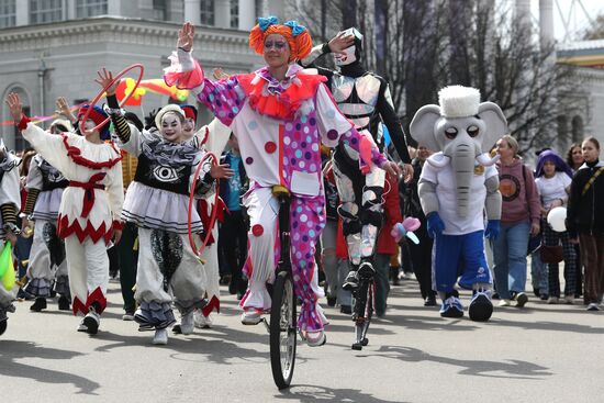 Russia EXPO. Circus Art March