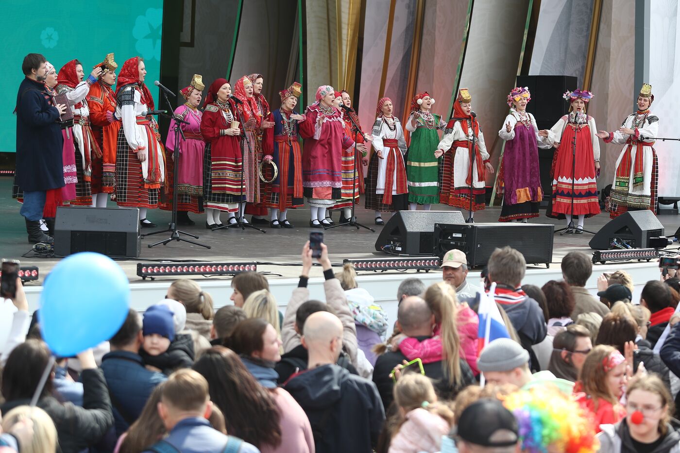 Russia EXPO. Folk open-air parties with Russia's Round Dances